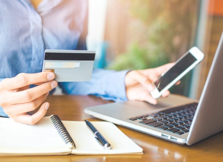 Les Défis et Opportunités de la Monétique en Tunisie